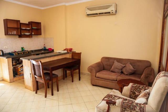 Apartment Sharm Bagian luar foto